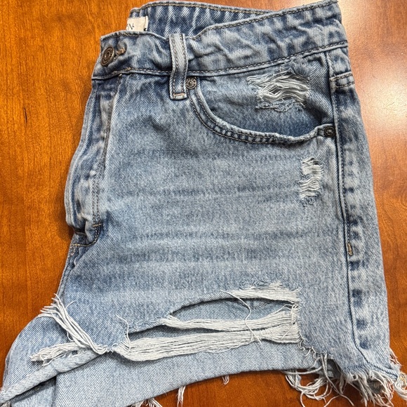 Hidden Los Angeles Distressed Denim Shorts size large - Picture 7 of 7